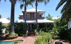 Lakeside Bed & Breakfast